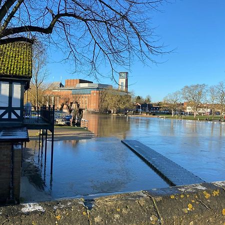 Stratford Upon Avon: 2 Bed Town Centre Apartment, Parking For One Car エクステリア 写真