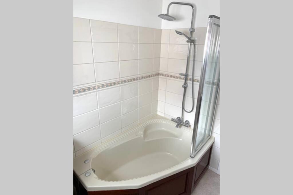 Stratford Upon Avon: 2 Bed Town Centre Apartment, Parking For One Car エクステリア 写真